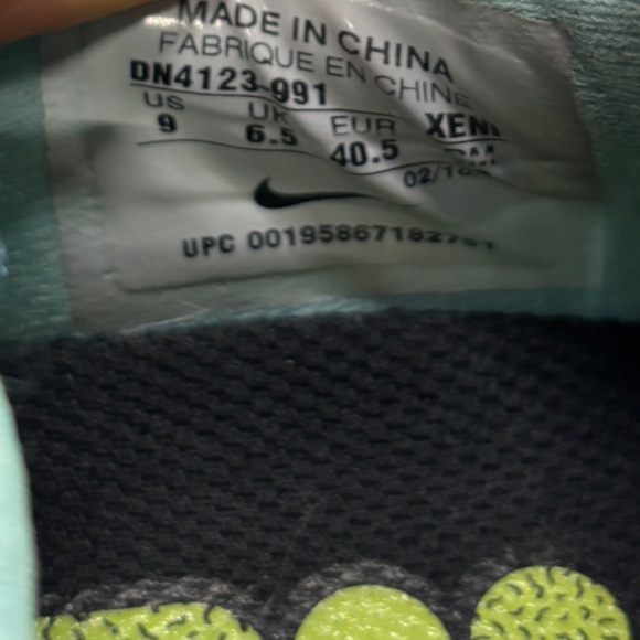 Nike Zoom Winflo 7 Shield running shoes women’s size 9 - Picture 10 of 10